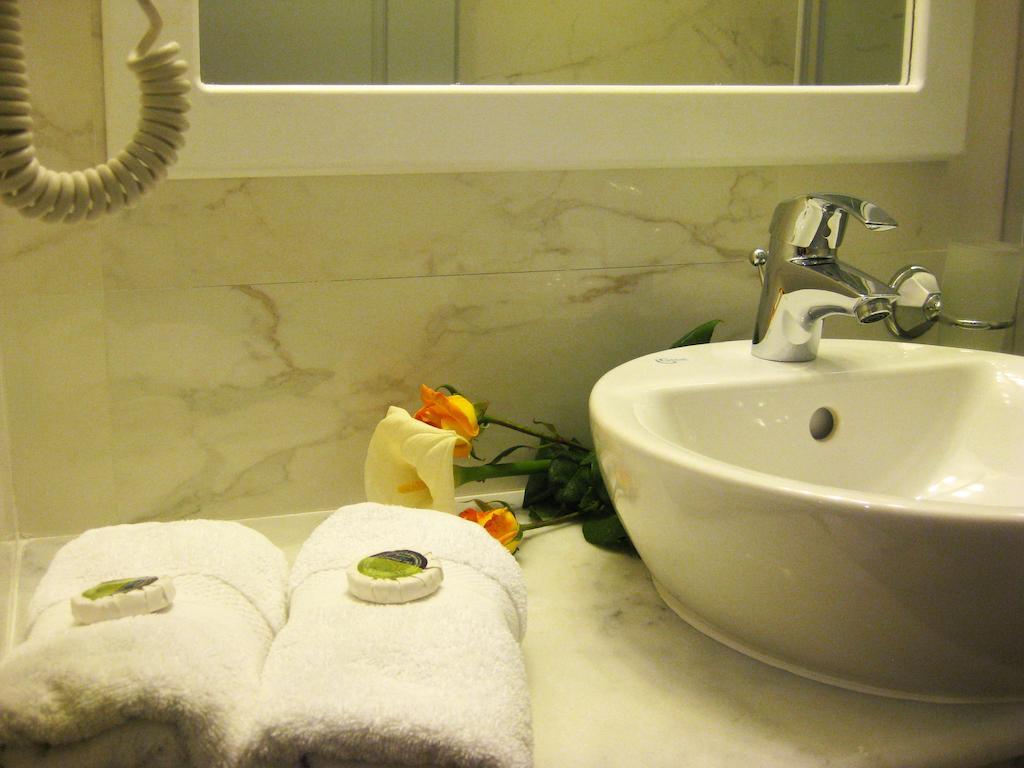 Achilles Hotel Метони Экстерьер фото