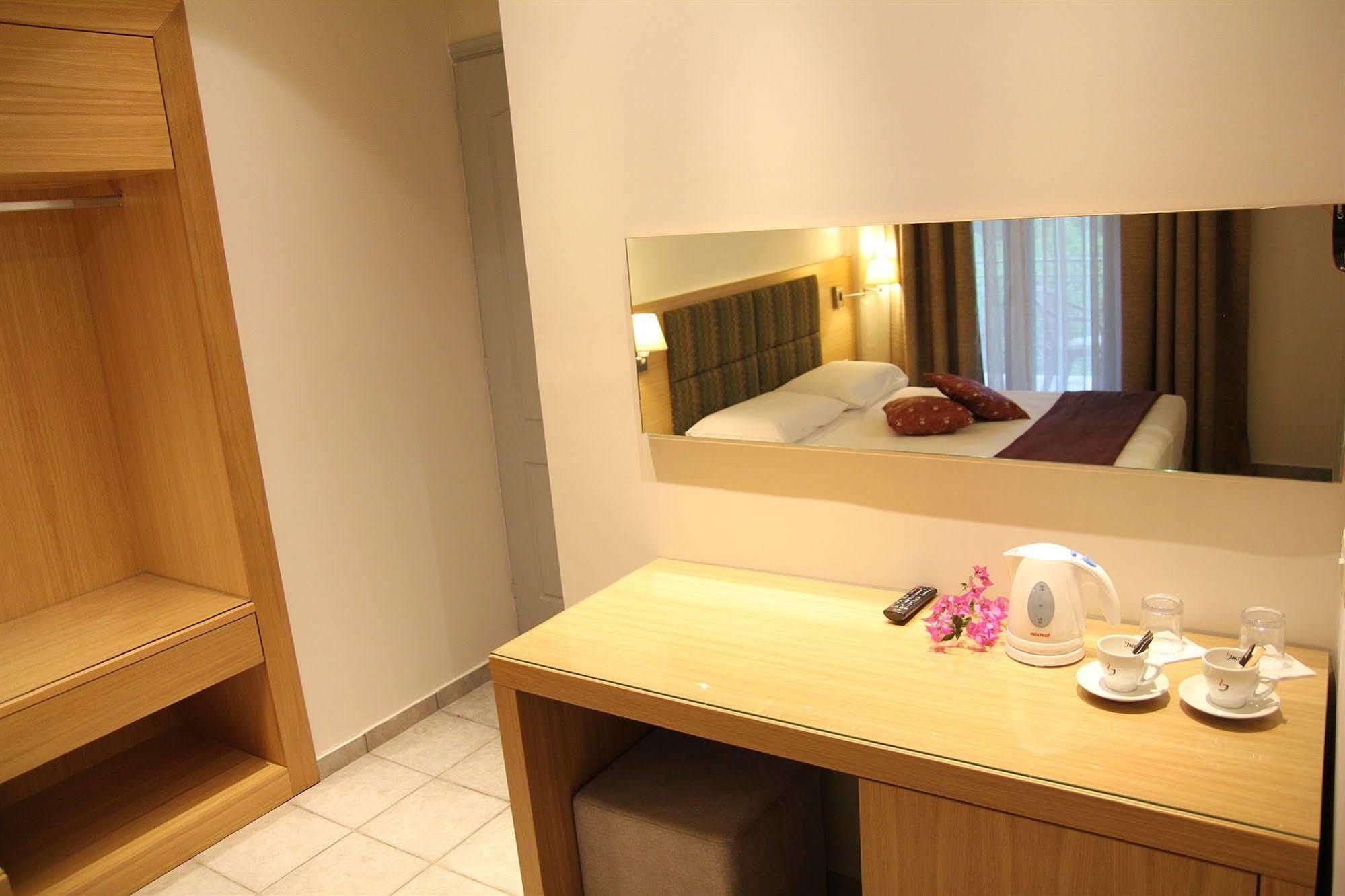 Achilles Hotel Метони Экстерьер фото