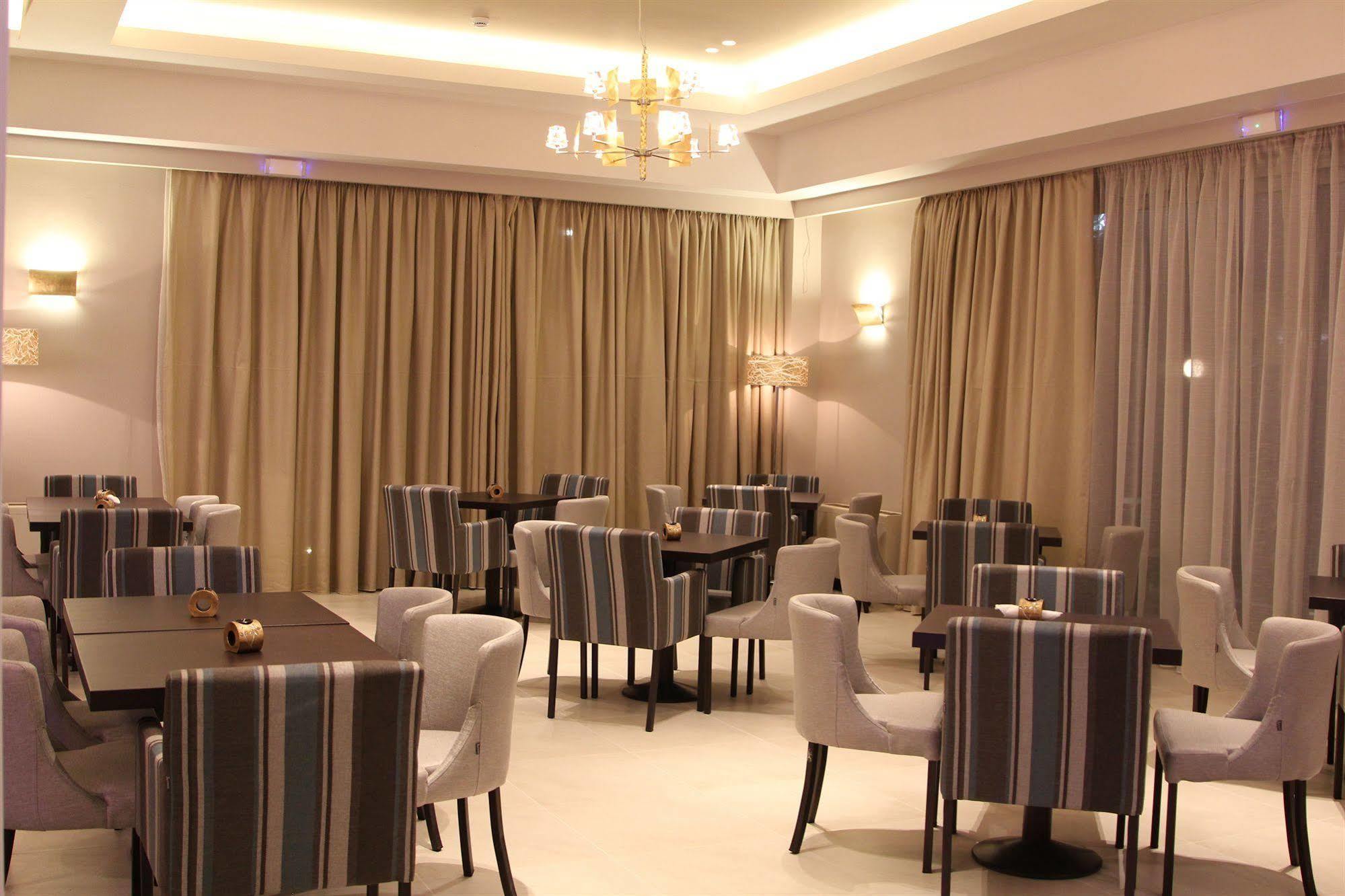 Achilles Hotel Метони Экстерьер фото